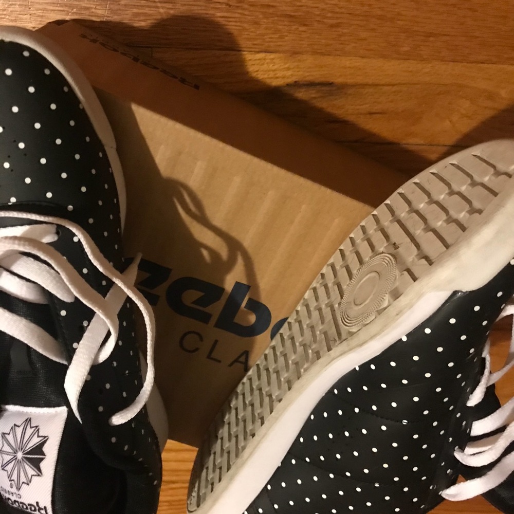 Sneakers - Picture 3 of 3